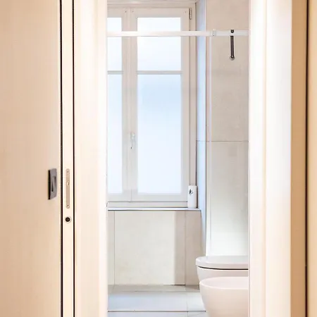 Porta Nuova Comodita In Centro A شقة